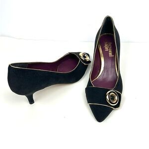 NWOB Beyond Skin Spain Pumps Vegan Black Suede Gold Tone Buttons EUR 36 US 5,5-6